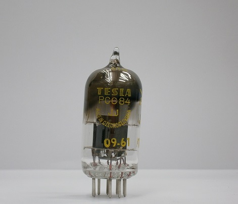 電圧増幅管PCC84の画像です。